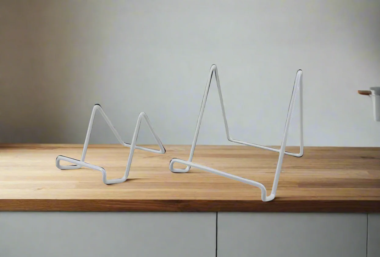 Angled White Metal Plate Stand 13.5X17.5X16CM - Image 3