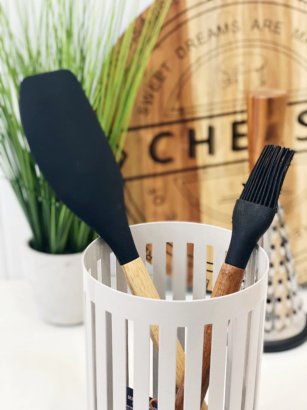 Accent Acacia Handle Silicone Brush - Image 7