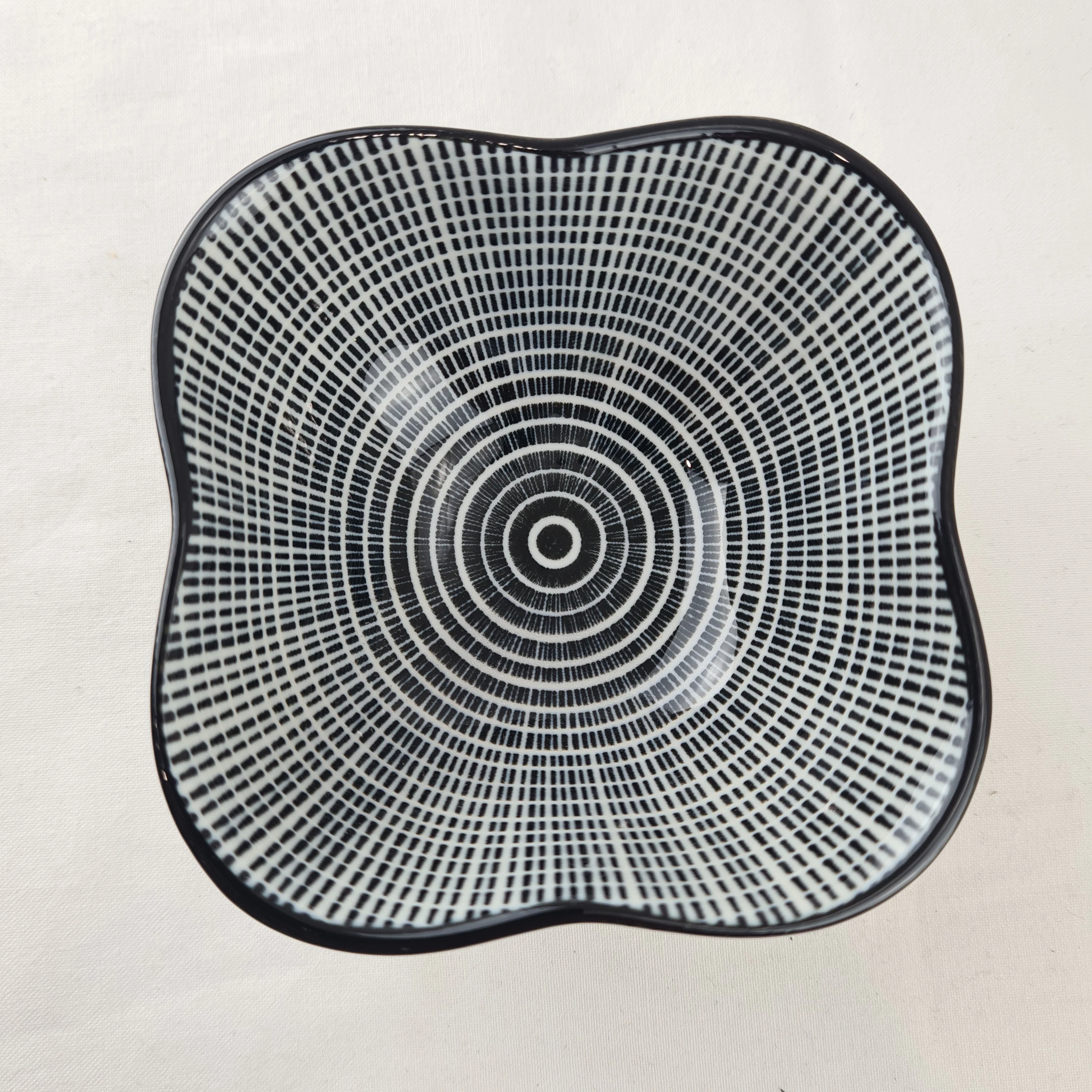 Flower shaped  bowl - Image 5