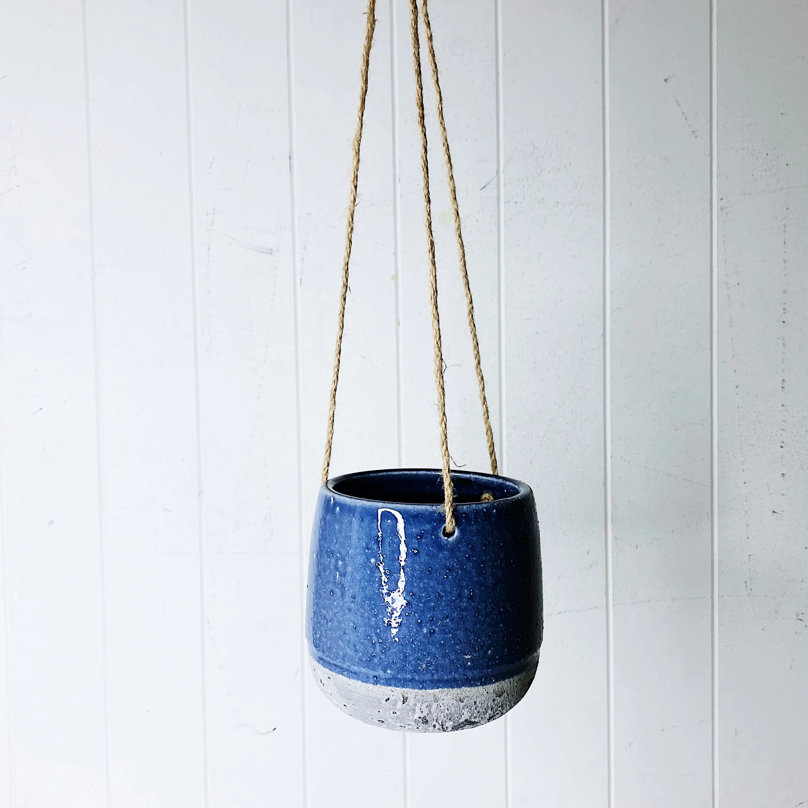 Riviera Ceramic Hanging Pot